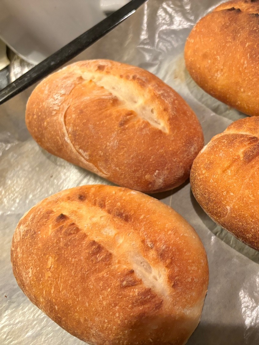 ガスオーブンで焼く バインミーのパンの画像