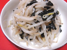 もやしと釜揚げしらすの梅和え