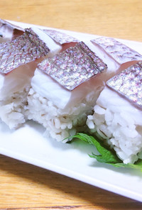 タイの酢締め棒寿司