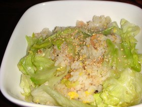 簡単おいしい☆鮭レタスチャーハン♪