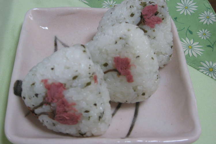 サクラ塩にぎり レシピ 作り方 By オズのオズマ姫 クックパッド 簡単おいしいみんなのレシピが357万品