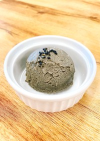 黒ゴマクリームで作る！簡単黒ごまアイス