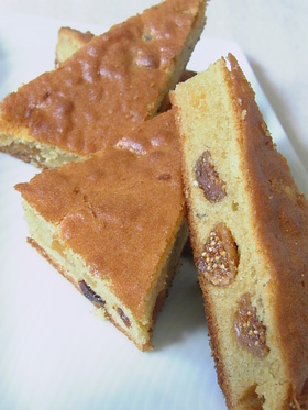 米粉とドライフルーツのスクエアケーキ