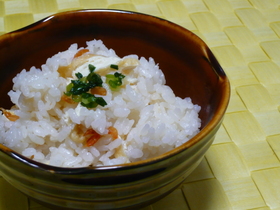 ☆ナンプラー&にんにくで♪炊き込みご飯☆