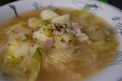 新玉ねぎと春キャベツのスープの写真