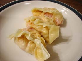 トマトと卵の蒸し餃子