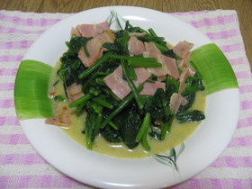 簡単♪ほうれん草&ベーコンのチーズ炒め