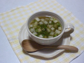 ヘルシー♪めかぶと大根のスープ