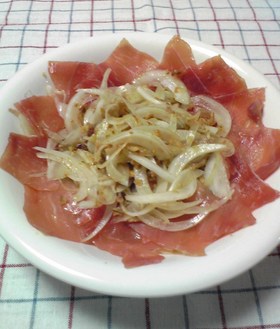 新玉ねぎとFOで簡単!Wオニオンサラダ