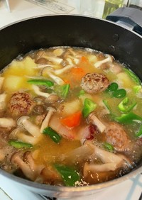 野菜とハンバーグの洋風スープ