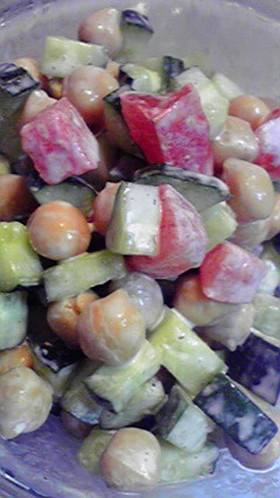 あっ!という間★ひよこ豆とトマトサラダ