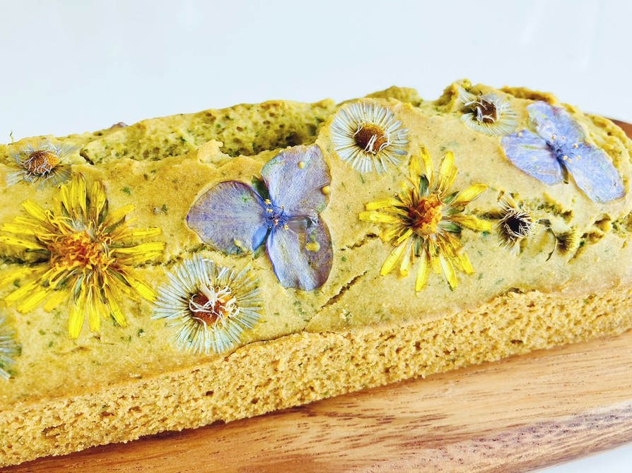 生ヨモギと野花のパウンドケーキ　米粉での画像