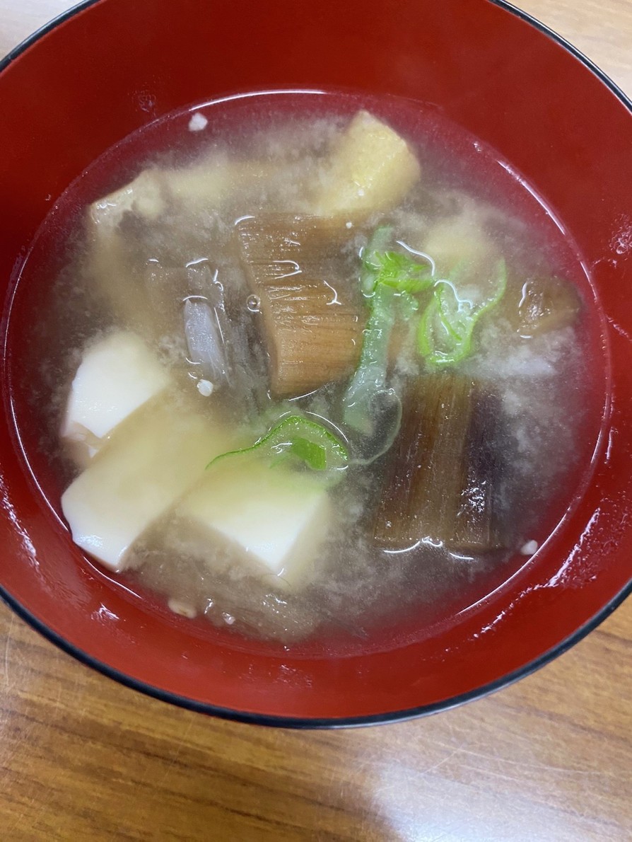 富山の産後は干しずいき油揚豆腐の味噌汁の画像