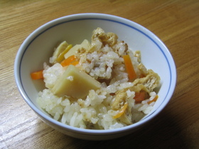 しっかり味のたけのこご飯