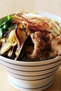 豚ナスもやし丼☆1人ランチ☆たんぱく質