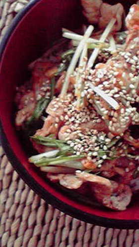 豚キムチ丼 腹ぺこ男子への3分メニュー