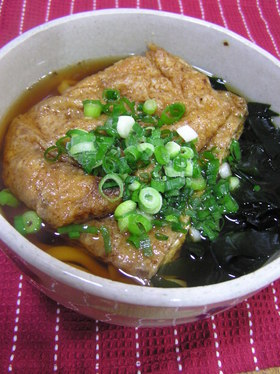 大きなお揚げの けつねうどん