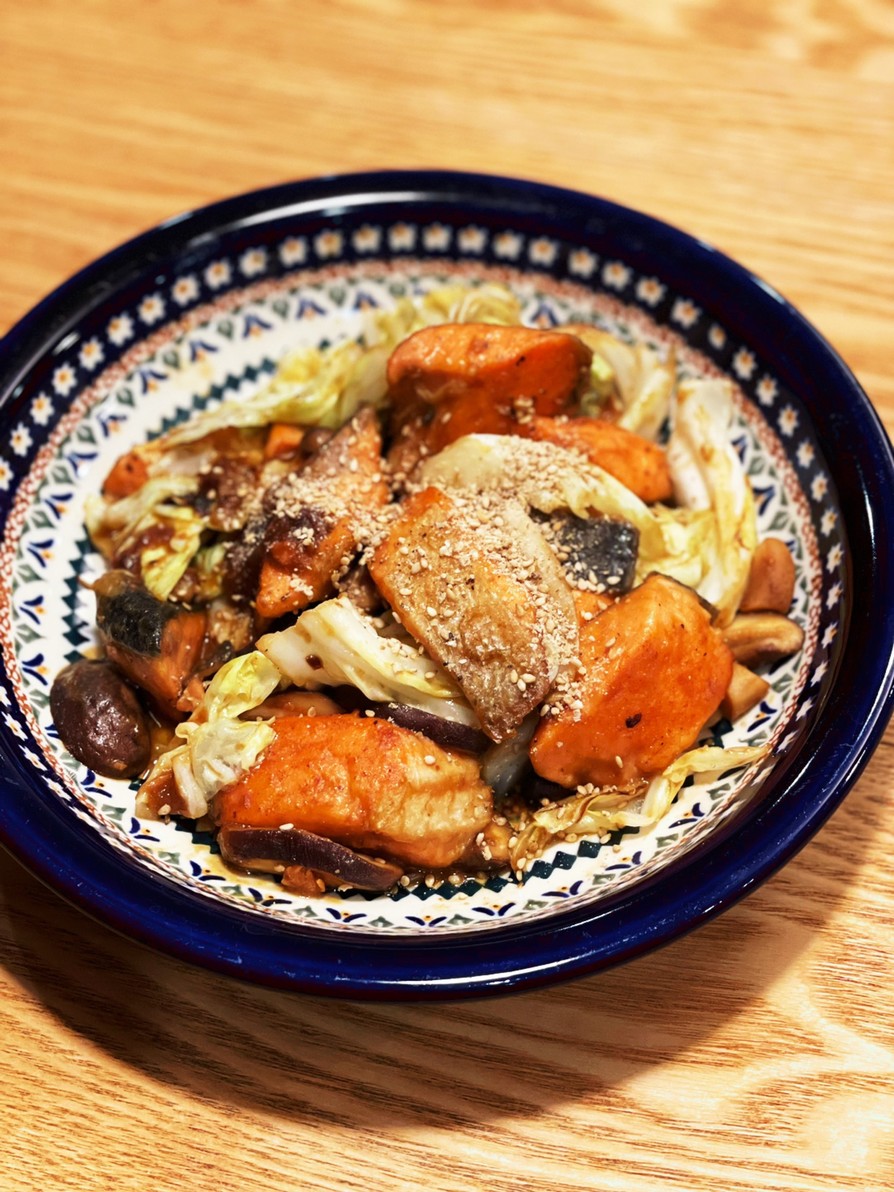 鮭とキャベツ、きのこの味噌炒めの画像