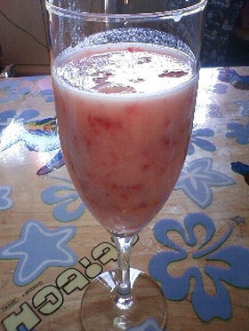 ホエーde飲むヨーグルト苺ラッシー