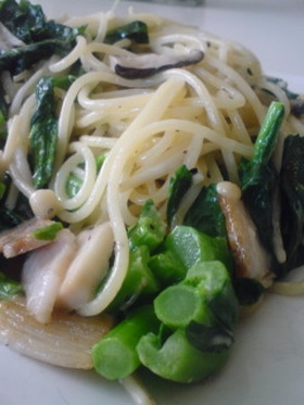 かき菜と椎茸のクリームパスタ