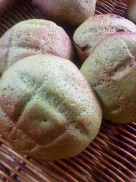さっぱりチーズがポイントのメロン餡パン