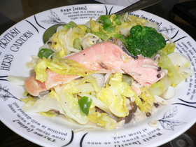 野菜とシャケのバター炒め