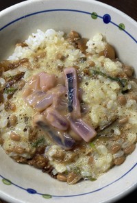 イカの塩辛と納豆、明太子の卵かけご飯