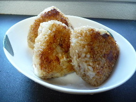 こんがぁ~り美味しい♡焼きクリチにぎり♪