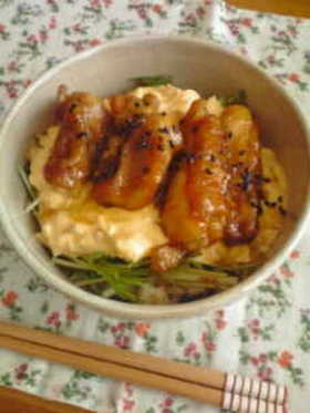 照り焼きチキンのタルタル丼