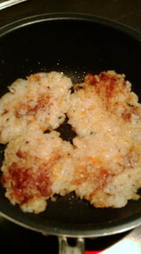 クリームシチューの残りでご飯入りお焼き!