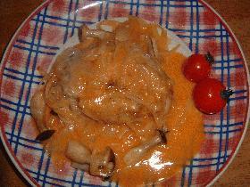 鶏肉のソテーしめじソースがけ
