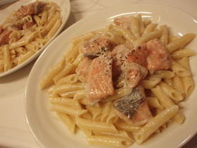 鮭と新たまねぎのクリームパスタ