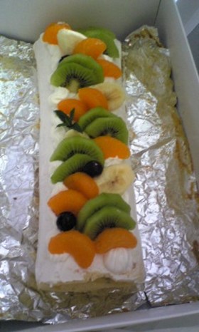 フルーツロールケーキ