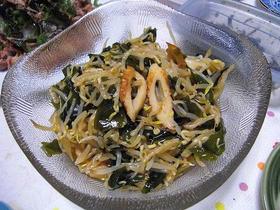 簡単♪美味♪もやしとワカメと竹輪の酢の物