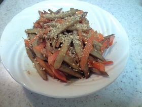 だし汁で炒め煮♪モリモリ食べれるキンピラ