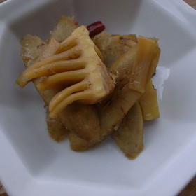 ごぼうとたけのこの酢醤油炒め煮