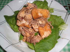 ☆厚揚げと豚肉のサラダ盛り丼☆
