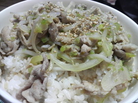 豚コマで柚子胡椒ネギ塩丼♪
