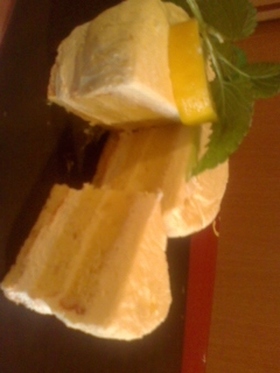レモン風味のレアチーズケーキ