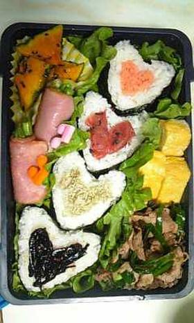 簡単ハートの愛情おにぎり弁当