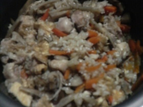 簡単★鶏肉の五目炊き込みご飯♪