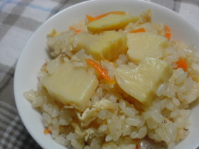 炊き込みご飯(たけのこ入り)