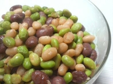 カラフル豆のガーリックソテーの写真