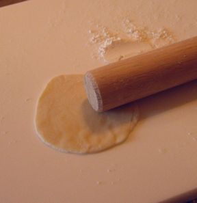 手作り餃子の皮　の画像