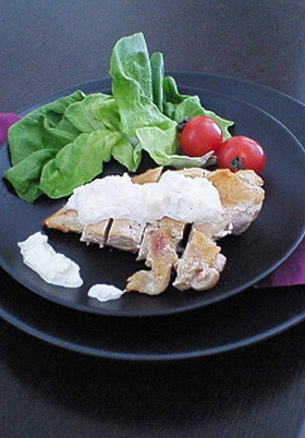 濃厚チーズソースのチキンソテー