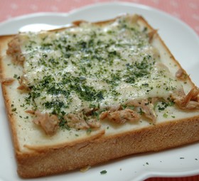 ツナマヨトースト♪青のりかけ♬