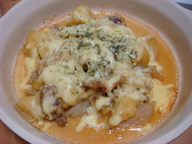 残った肉じゃがアレンジ☆バターチーズ焼き