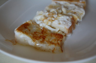 卵白だけ　白いフレンチトーストの写真