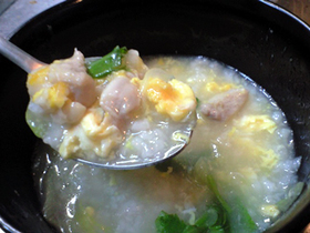 ふわふわたまごとふっくら鶏肉の親子粥