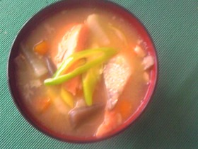 鮭のあらと生姜のあったか味噌汁